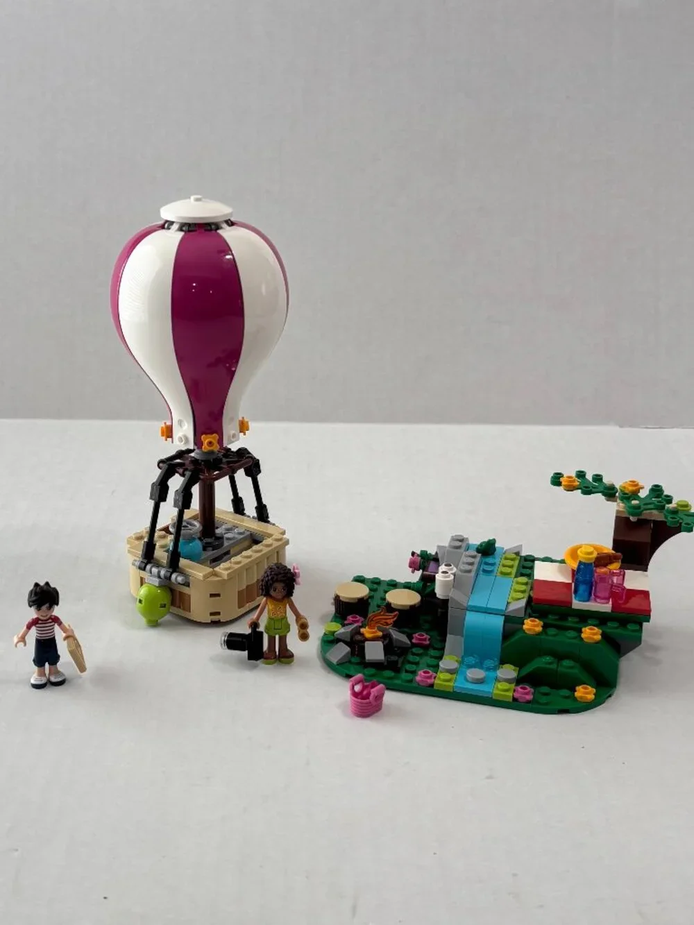 Lego Heartlake Hot Air Balloon #41097 Retired Set - Picture 3 of 4